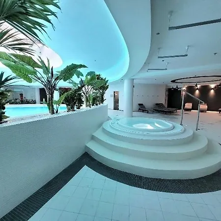 1hanza Tower Blue Spa & Pool Stettin